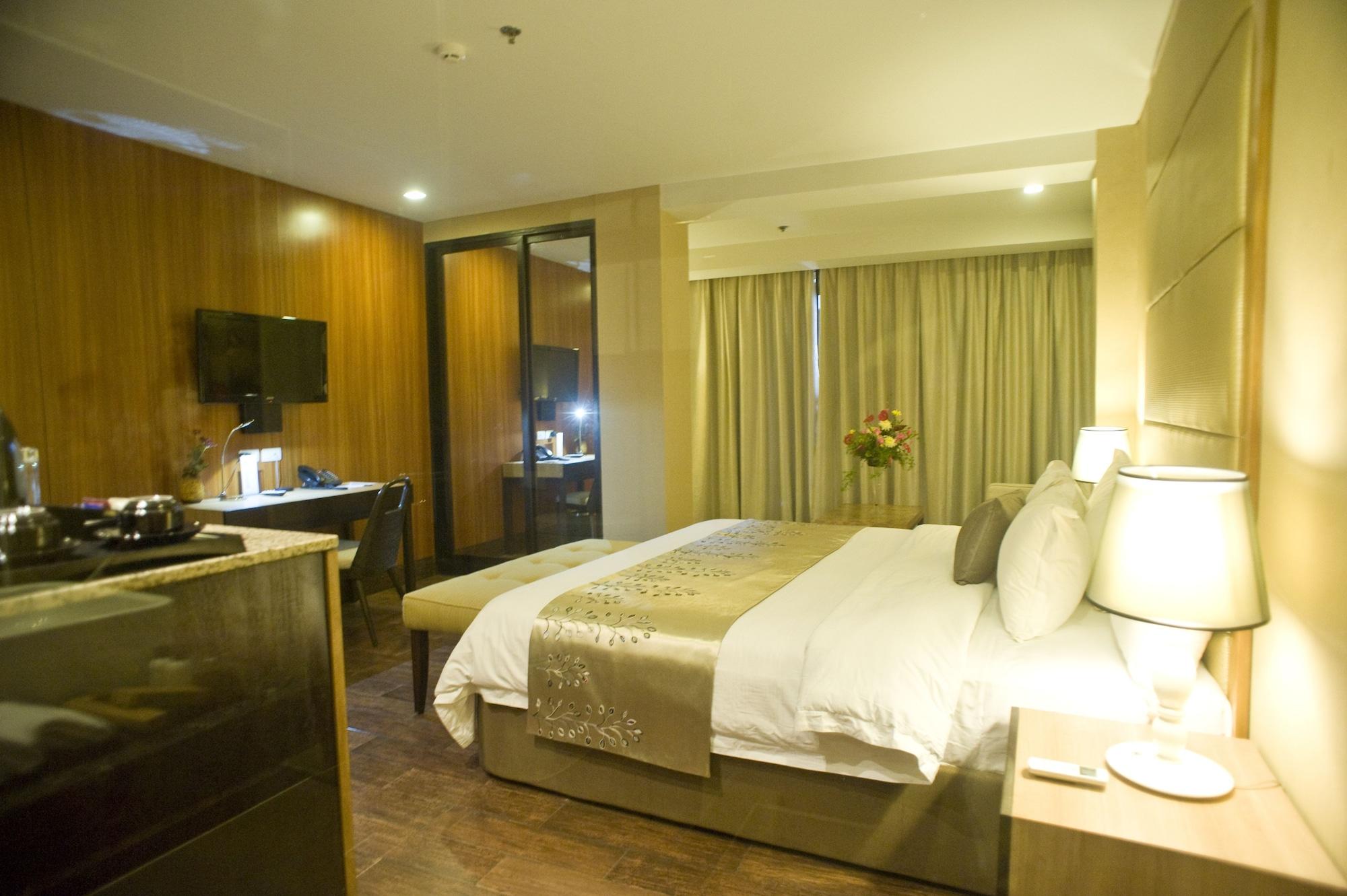 Goldberry Suites & Hotel Mactan Lapu-Lapu City Zewnętrze zdjęcie