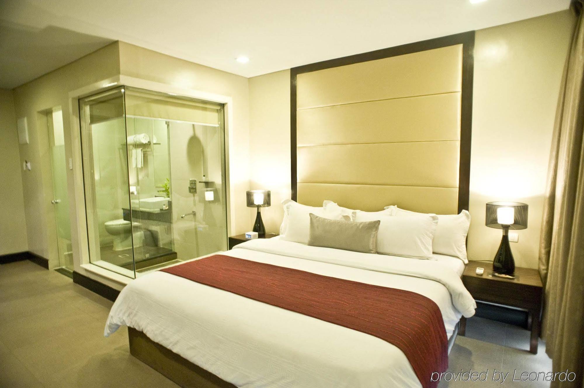 Goldberry Suites & Hotel Mactan Lapu-Lapu City Zewnętrze zdjęcie